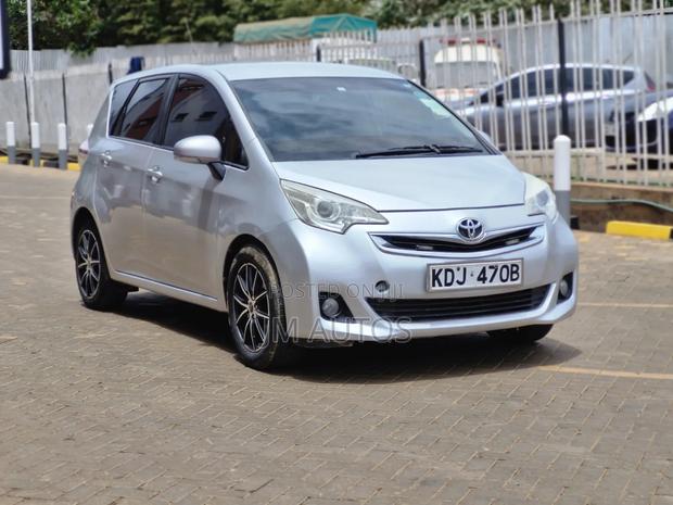 Toyota Ractis 1.5 FWD 2015 Silver