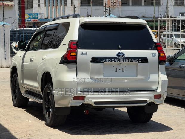 Toyota Land Cruiser Prado 2.7 2020 White