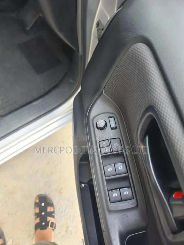 Toyota Noah 2019 Silver