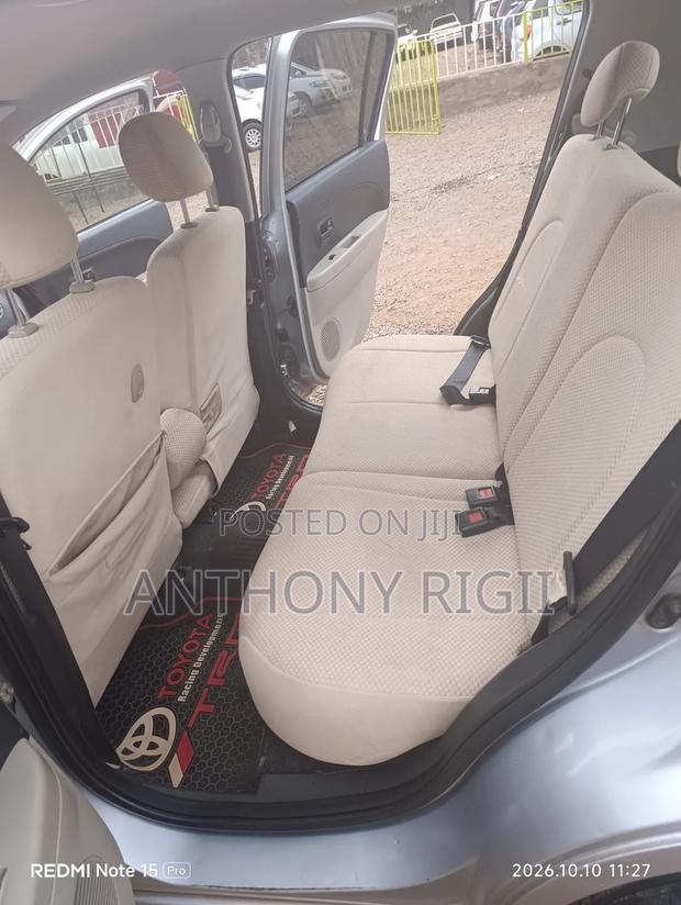 Toyota Passo 1.0 FWD 2010 Silver