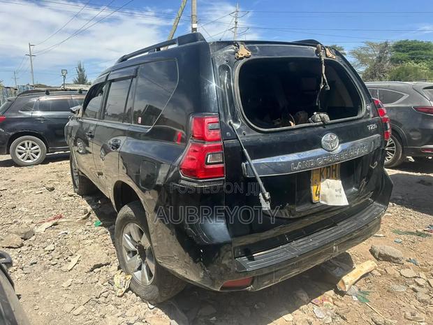 Toyota Land Cruiser 2015 Black