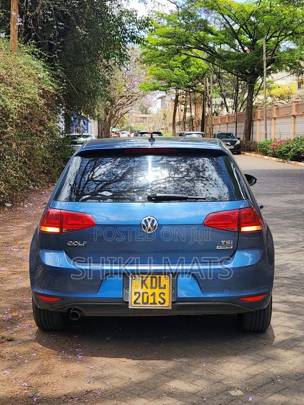 Volkswagen Golf 2016 Blue