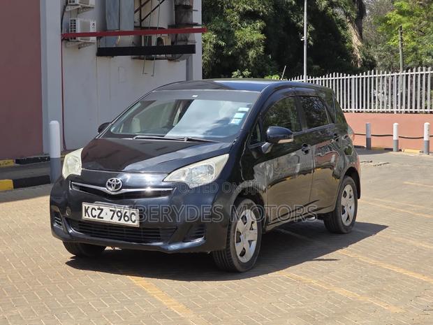 Toyota Ractis 2012 Black