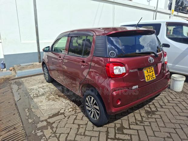 Toyota Passo 1.0 FWD 2018 Maroon