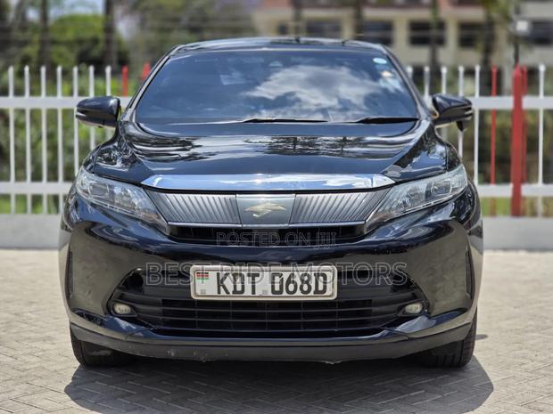 Toyota Harrier 2.0 2017