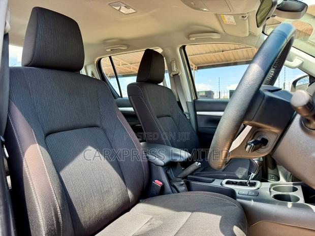 Toyota Hilux 2022 Green