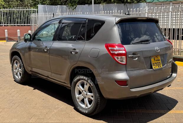 Toyota RAV4 2010 Gray