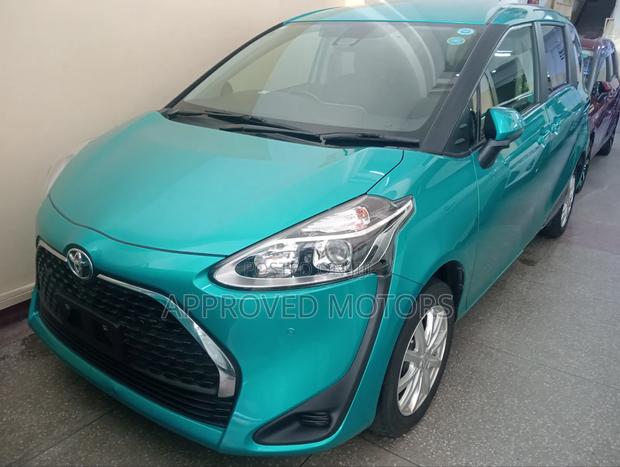 Toyota Sienta 2019 Green