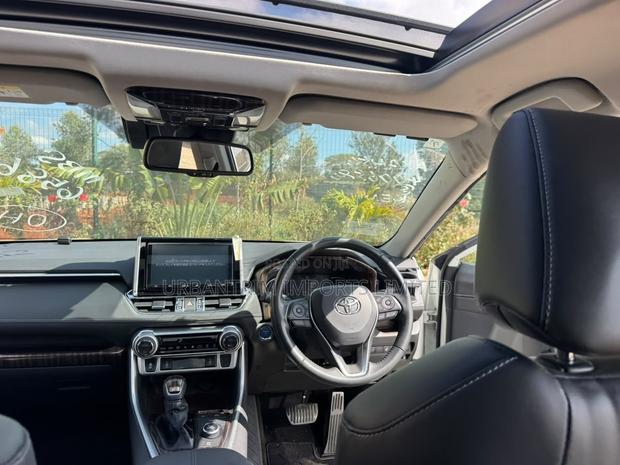 Toyota RAV4 2019 White