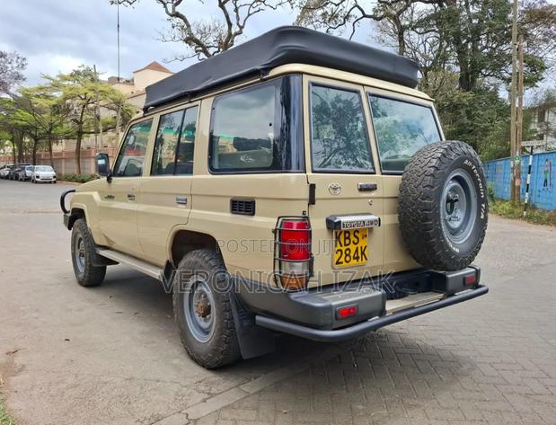 Toyota Land Cruiser 2012 Beige