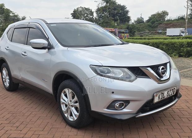Nissan X-Trail 2.0 Hybrid FWD 2016 Silver