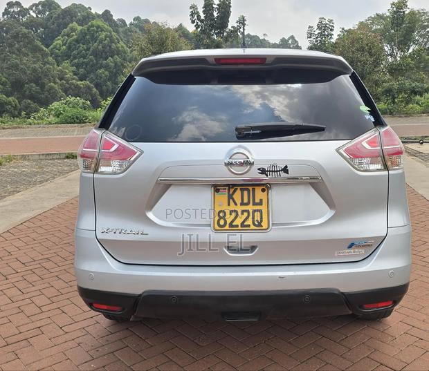 Nissan X-Trail 2.0 Hybrid FWD 2016 Silver