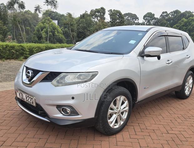 Nissan X-Trail 2.0 Hybrid FWD 2016 Silver