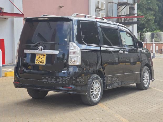 Toyota Voxy 2008 Black