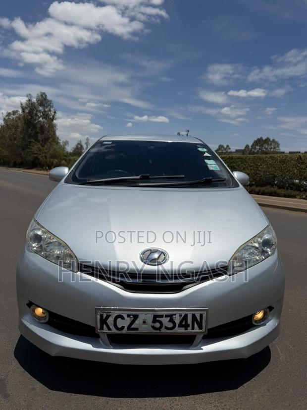Toyota Wish 2013 Silver