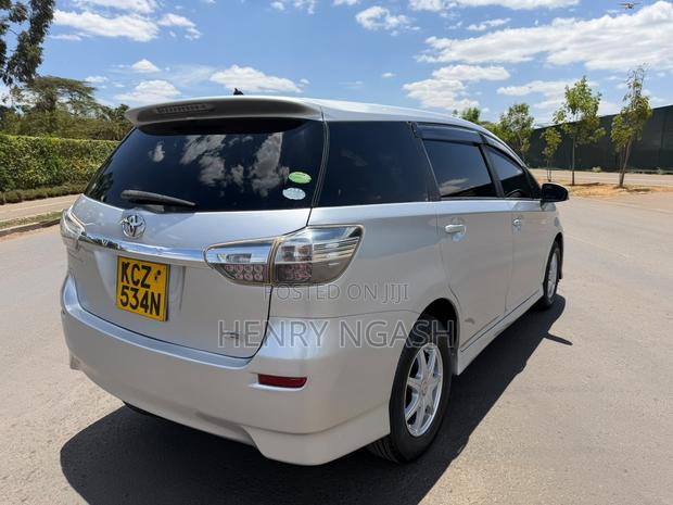 Toyota Wish 2013 Silver