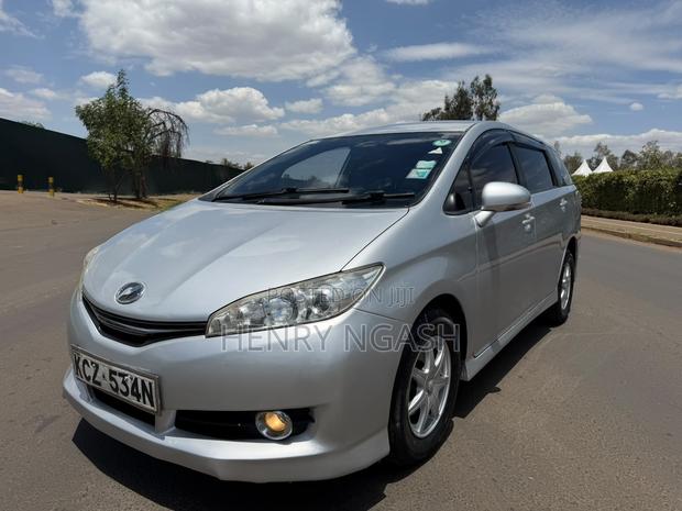 Toyota Wish 2013 Silver