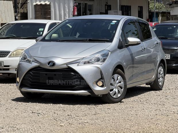 Toyota Vitz 1.3 FWD 5dr 2019 Silver
