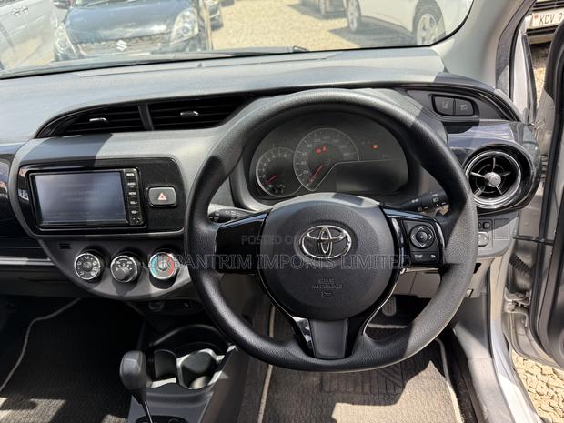 Toyota Vitz 1.3 FWD 5dr 2019 Silver