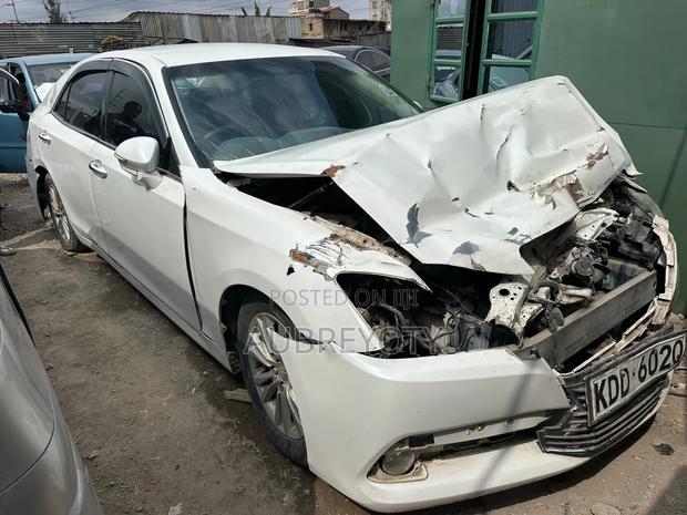 Toyota Crown 2014 White