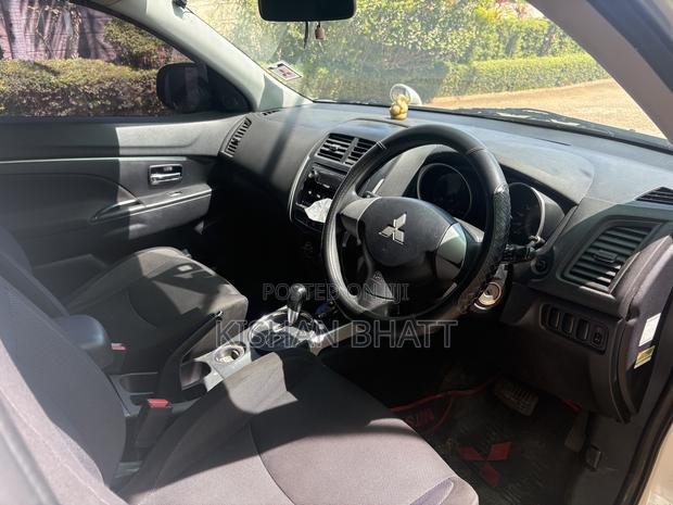 Mitsubishi RVR 2010 White