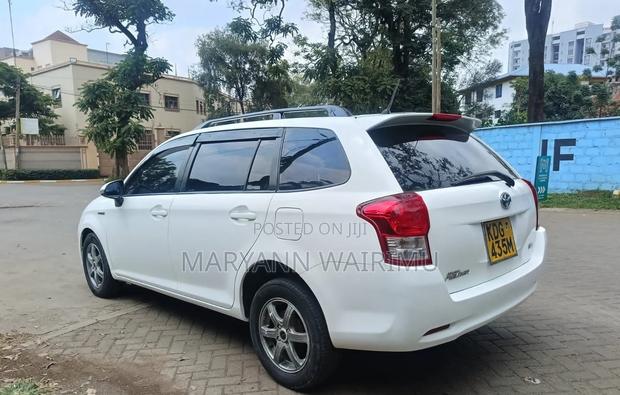 Toyota Corolla Fielder 1.5 Hybrid FWD 2014 White