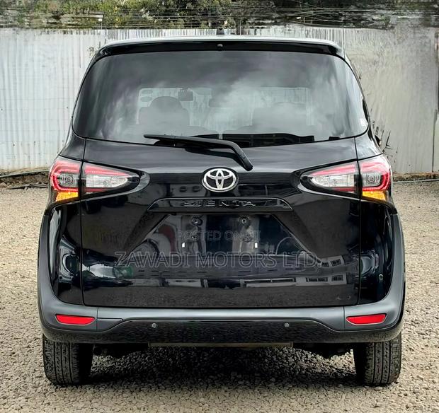 Toyota Sienta 1.5 FWD 2019 Black