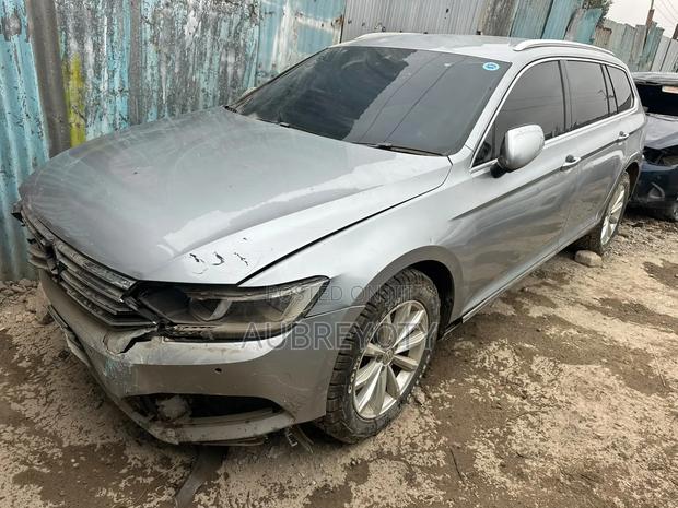 Volkswagen Passat 2018 Silver