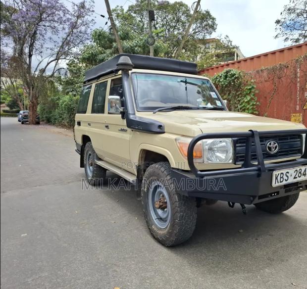 Toyota Land Cruiser 2012 Beige
