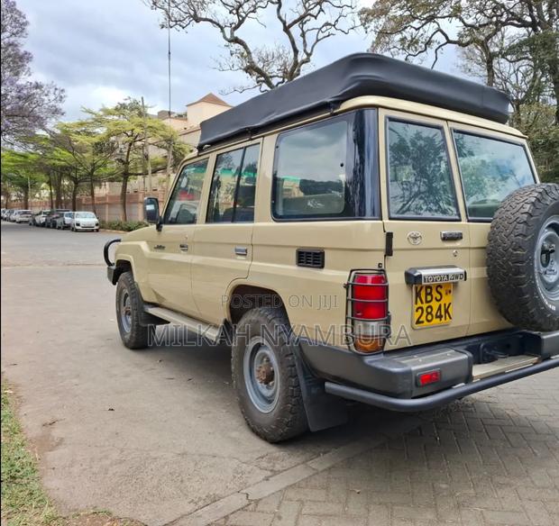 Toyota Land Cruiser 2012 Beige