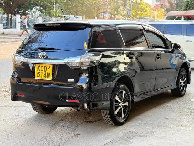 Toyota Wish 2014 Gray