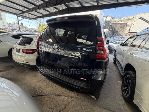 Toyota Land Cruiser Prado 2.8 2019 Black