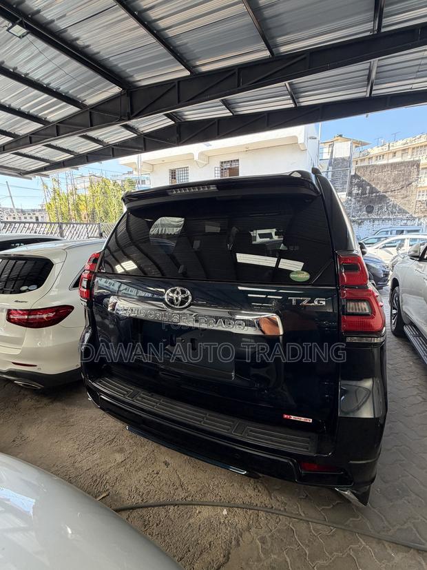 Toyota Land Cruiser Prado 2.8 2019 Black