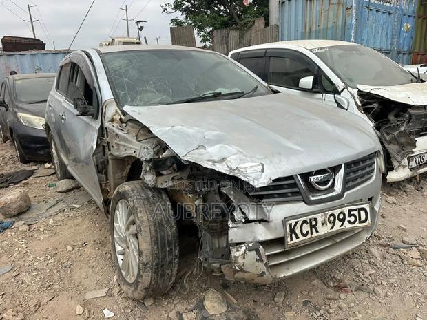 Nissan Dualis 2013 Silver