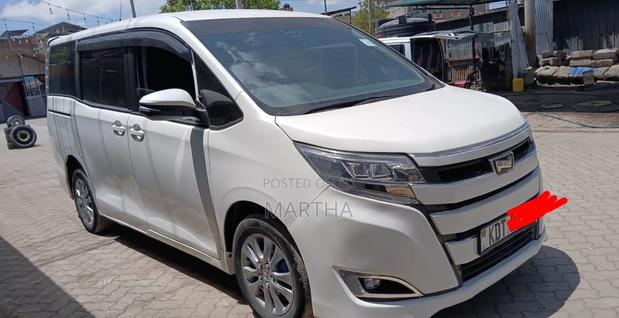 Toyota Noah 2018 White