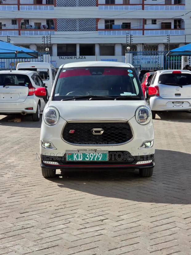 Daihatsu Cast 2019 White