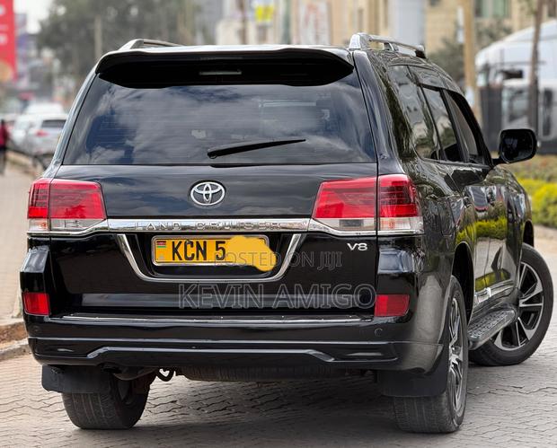 Toyota Land Cruiser 4.6 V8 ZX 2010 Black