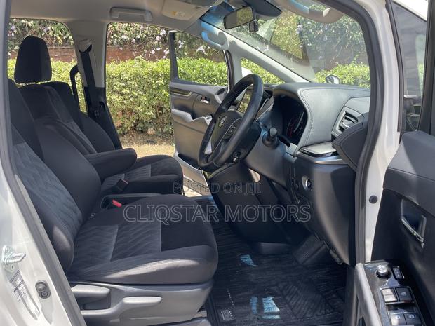 Toyota Alphard 2.5 Petrol FWD 2019 White