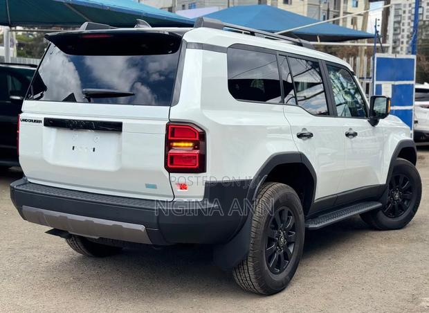 Toyota Land Cruiser Prado 2024 White