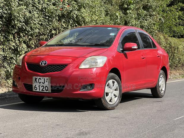 Toyota Belta 2009 Red