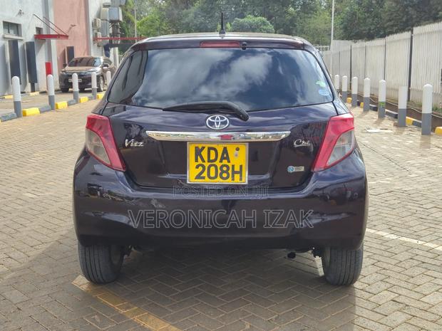 Toyota Vitz 2013 Burgundy