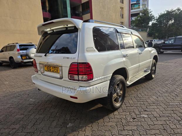 Toyota Land Cruiser 100 4.2 2006 White