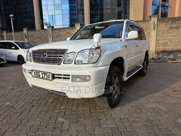 Toyota Land Cruiser 100 4.2 2006 White