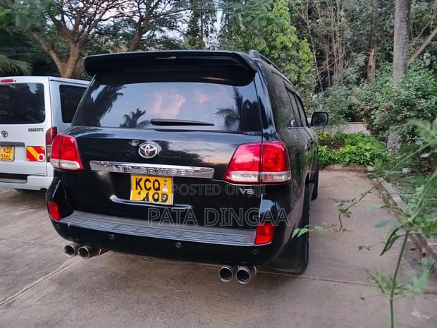 Toyota Land Cruiser 2012 Black