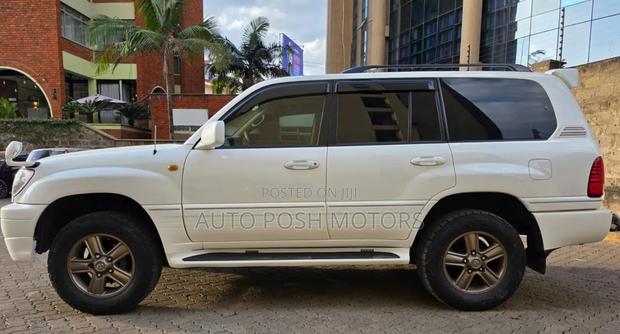 Toyota Land Cruiser 2007 White