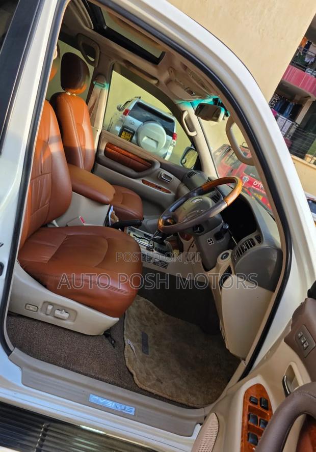 Toyota Land Cruiser 2007 White
