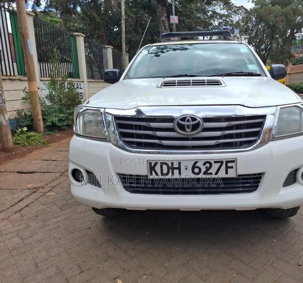 Toyota Hilux 2015 White