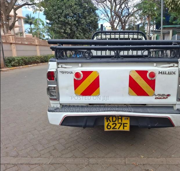 Toyota Hilux 2015 White