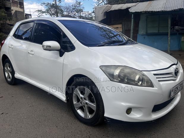Toyota Auris 2010 White