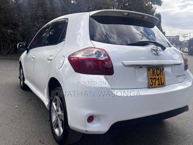 Toyota Auris 2010 White